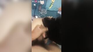 Bắt bé nữ sinh mặt ngây thơ ngửa tay xin để anh xuất tinh lên mặt