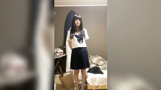 Gương mặt ngây thơ tâm hồn dâm nữ