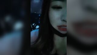 E nhân viên quán hát xinh đẹp livetream đụ nhau với khách ngay trong quán
