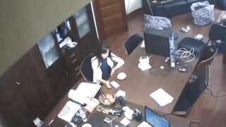 Vụ thầy hiệu trưởng phải ko nhỉ
