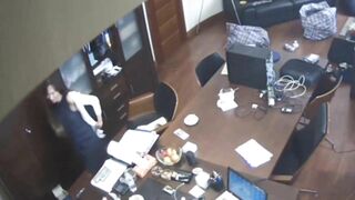 Vụ thầy hiệu trưởng phải ko nhỉ