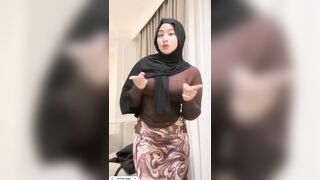 Ukhti dâm đãng lột đồ khoe lồn vú khủng rên sướng tê người