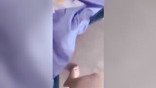Sáng sớm, Em sinh viên Tranh Thủ Cạ lồn vào thành giường thủ dâm