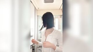 Em teen show cặp vú nhỏ nhắn xinh xắn