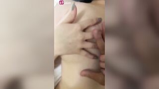 Vú em to đung đưa tràn sang cả hai bên anh còn xích em lại sợ em chạy mất
