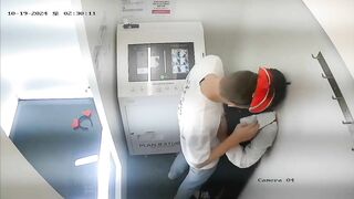 Lén xem đôi trẻ vào photo booth bú cu nện nhau sướng tê tái
