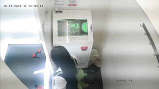 Lén xem đôi trẻ vào photo booth bú cu nện nhau sướng tê tái