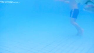 Đang bơi mà gặp cảnh này thì sao hả anh em
