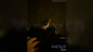 Gái xinh đi công viên một mình và sở thích show hàng nơi công cộng 2
