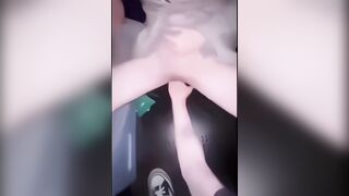 Nhỏ bản thân mình dây nứng lồn móc cho bắn nước