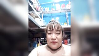Bé heo shop hàng