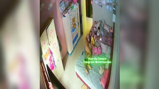 Hack Camera 2 Vợ Chồng Địt Lén Con Nhỏ Cực Kích Thích