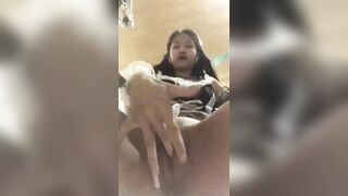 Bé hầu gái dâm đãng