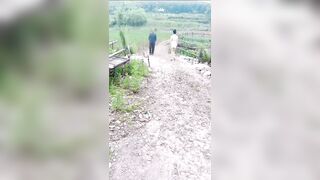 Cô gái mặc đồ như không mặc ở nơi công cộng 5