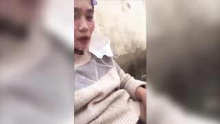 Tranh thủ ra trường cũ thẩm du nhớ lại những người bạn xưa