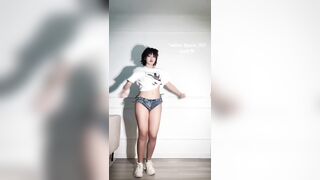 Nhảy nude biến hình các em teen trẻ trung quốc xinh đẹp p2