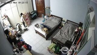 Hack cam nhà em sinh viên nhà khá giả đi học về, gái xinh lúc nào cũng cuốn hút