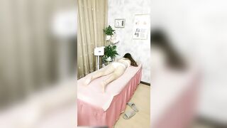 Massage kích dục được địt luôn khách không bao xuất trong