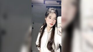 trả hết cho khách,nhận ra idol nào ko các anh