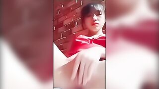 Em học sinh 2k8 nứng lồn thủ dâm với dưa leo 2