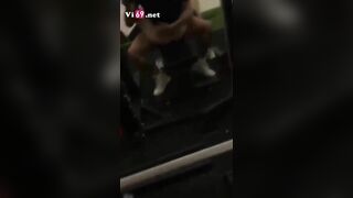 Anh PT chịch em gái gymer ngay tại phòng tập