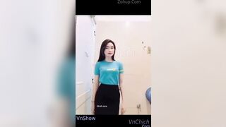 3,68Bé nhân viên Điện máy xanh show bướm cho người yêu xem trong toilet công ty