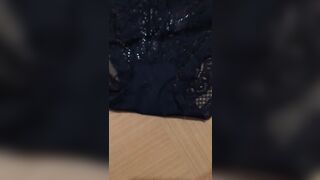 Mỗi khi chị gái kêu tôi đi giặt đồ ????