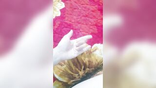 Ai thích xem tớ xuất tinh lên tay không :>