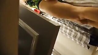 Quay lén e gái thay đồ múp