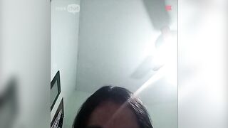 Chổng mông tròn khoe hàng đít múp, em gái xăm trổ khoe hàng trên minichat cực dâm