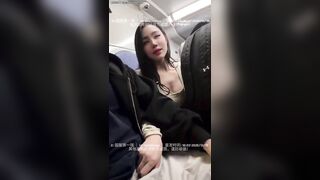 Gái xinh lên xe Bus, Show Vú Khủng Sục cu cho người Lạ Xuất Tinh thủ dâm
