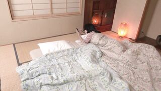 MBBG gạ chồng địt không được nên phải thủ dâm