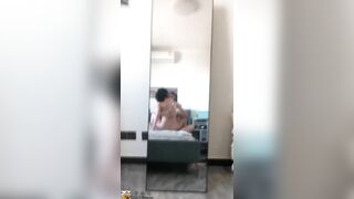 em sinh viên tập cưỡi trước gương em sướng rên rỉ