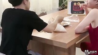 Best Friend Secretly Playing With Her Friend’s Husband