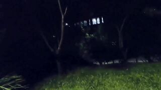 nửa đêm ra công viên thống nhất khoe hàng cùng em ghệ