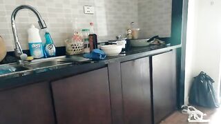 Dâm nữ live vào bếp k mặc đồ nấu ăn