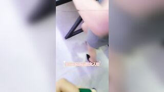 Biến thái sờ hàng em phục vụ phòng mông to dâm đãng kích thích
