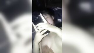 Địt con bạn thân đang dỗi nhau vs bồ nhắn tin làm lành nhưng lồn thì thằng khác địt