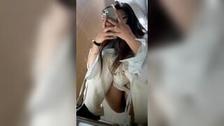 Camera quay lén trong nhà vệ sinh! Quay lén các thiếu nữ xinh đẹp đi đái tại chỗ p1