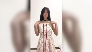 E teen xinh đẹp dâm đãng có sở thích làm slave,dáng siêu nóng mà còn đẹp nữa p1