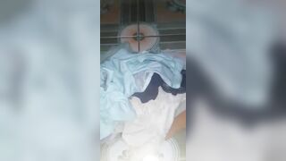 trộm quần lót nữ sinh còn mùi để hửi