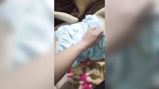 Loan luan, Bóp vú cởi đồ con em họ giả vờ ngủ Móc lồn nó tỉnh cho lút cán djt nhau