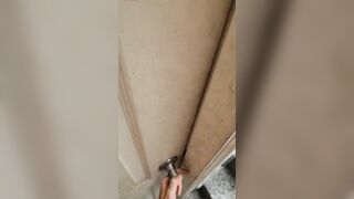 EM HỌ NGỦ TOÀN QUÊN ĐÓNG CỬA