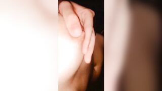 Full em họ thủ dâm nửa đêm bị ba bắt dưới mô tả