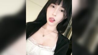 gái xinh loli lên cơn nứng khoe bím