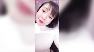 Gái show hàng