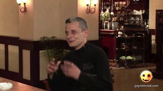 Hảo Em nhân viên Bar TROLL khách bằng cặp vú múp