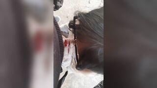 Đg đi ngoài đường mà nứng cặc quá đành nhờ bé e họ kính cận vú bự xinh đẹp bú hộ cho
