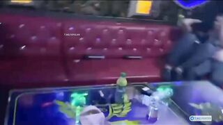Mại dâm núp bóng karaoke bị bắt,mấy a công an k cho các e mặc lại đồ luôn mà