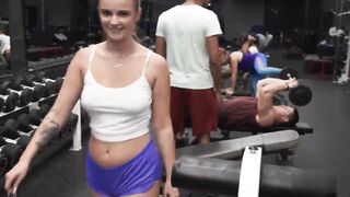 Đụ trong phòng gym trước mặt người lạ